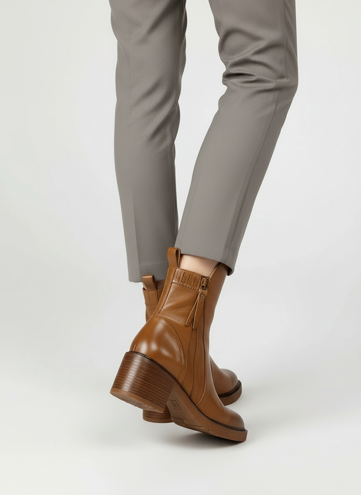 Helena – Botki Damskie Skórzane na Słupku z Zamkiem