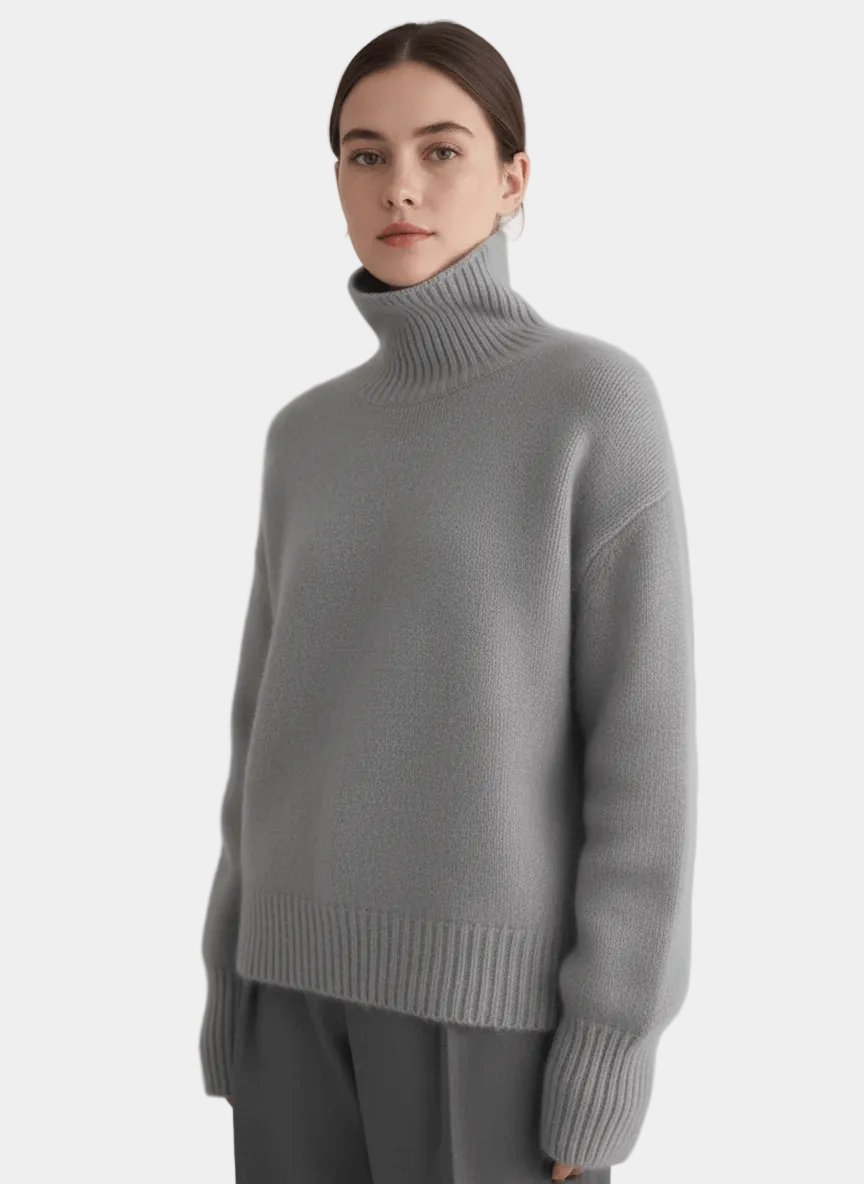 Karina – Sweter Damski z Oversize’owym Fasonem i Golfem